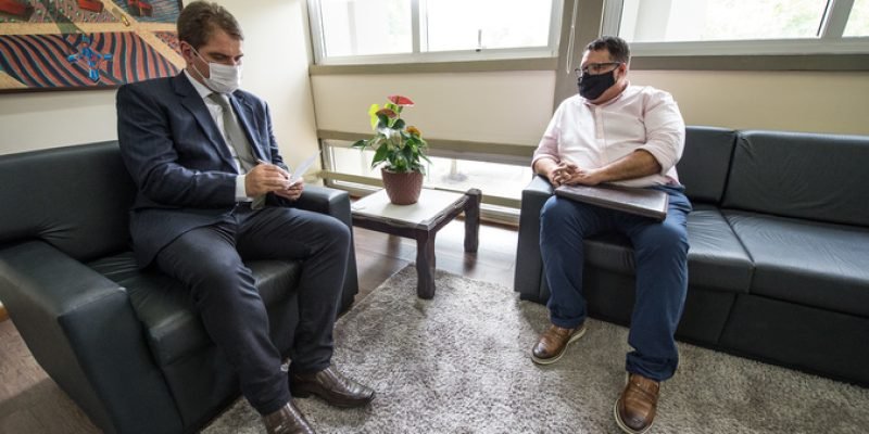 Presidente Márcio Bins Ely recebe Sr. Rodrigo Machado Costa, Diretor Geral do PREVIMPA