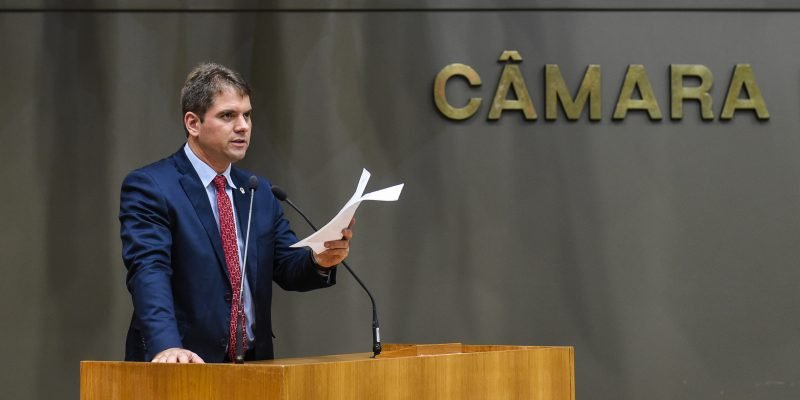 Movimentação de Plenário. Na foto: vereador Márcio Bins Ely