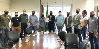 Presidente Márcio Bins Ely Recebe o Vereador Pablo Melo e proprietários de bares e restaurantes de Porto Alegre