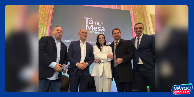 O vereador Márcio Bins Ely , ao lado de Juliana Brizola e Edegar Pretto participou do “Tá na Mesa”, promovido pela FEDERASUL