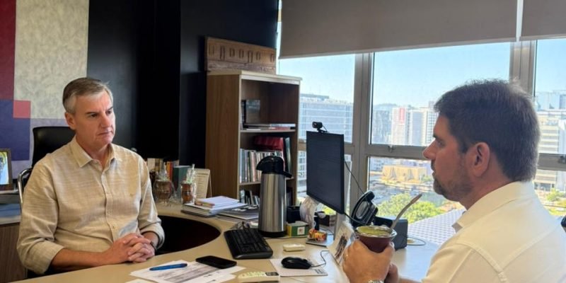 Visita ao  secretário da Cultura, Eduardo Loureiro