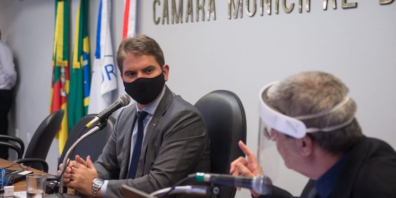 Sessão ordinária. Na foto, presidente Márcio Bins Ely.